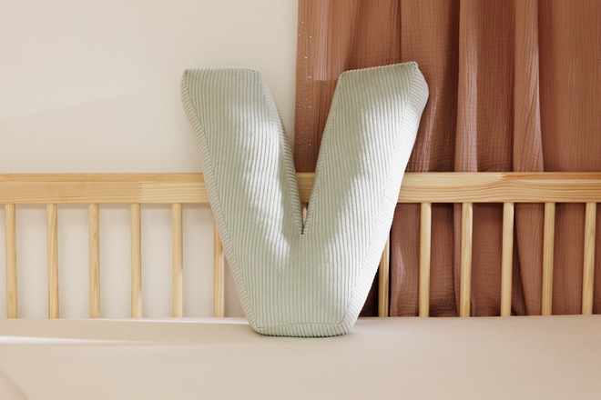 Polštář Písmeno V - Manšestrový samet Vodní Zelená
