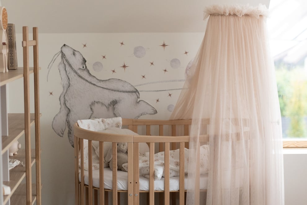 Beige Tüll-Betthimmel für Babybett mit Rahmen