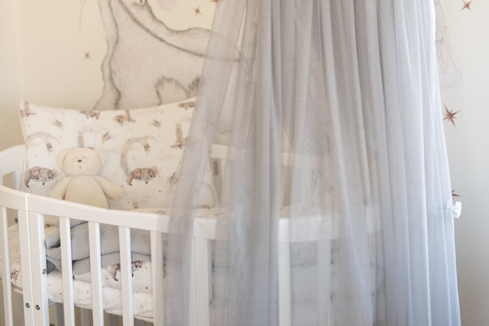 Baldacchino per Lettino Bebè in Tulle Grigio con Struttura