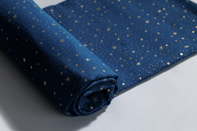 Tela Cama Casita Azul Marino Con Estrellas Doradas - Modelo DK