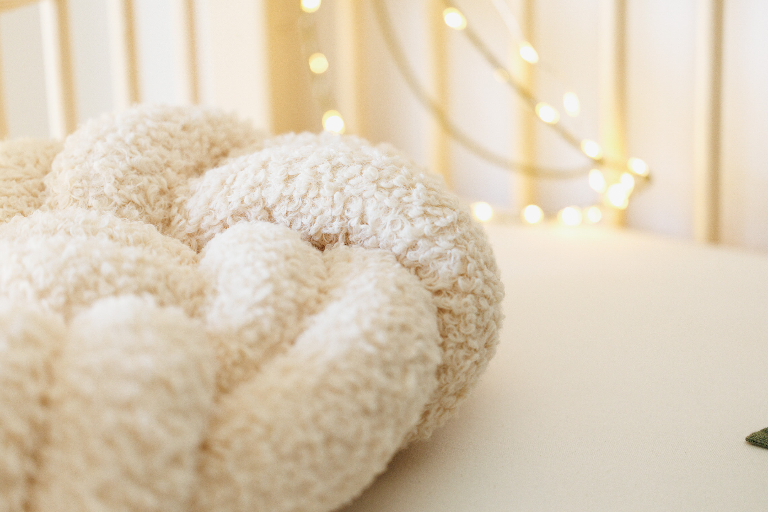 - Coussin Noeud Bouclé - (Mon Lit Cabane) - Image 1