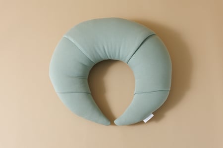 Coussin d'Allaitement Croissant Vert Sauge