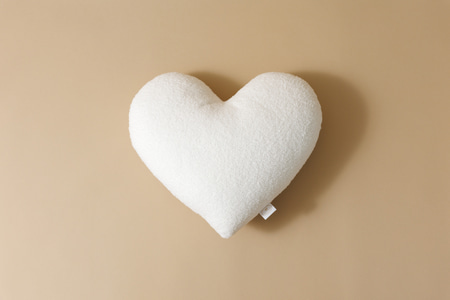 Coussin Coeur Bouclé Écru