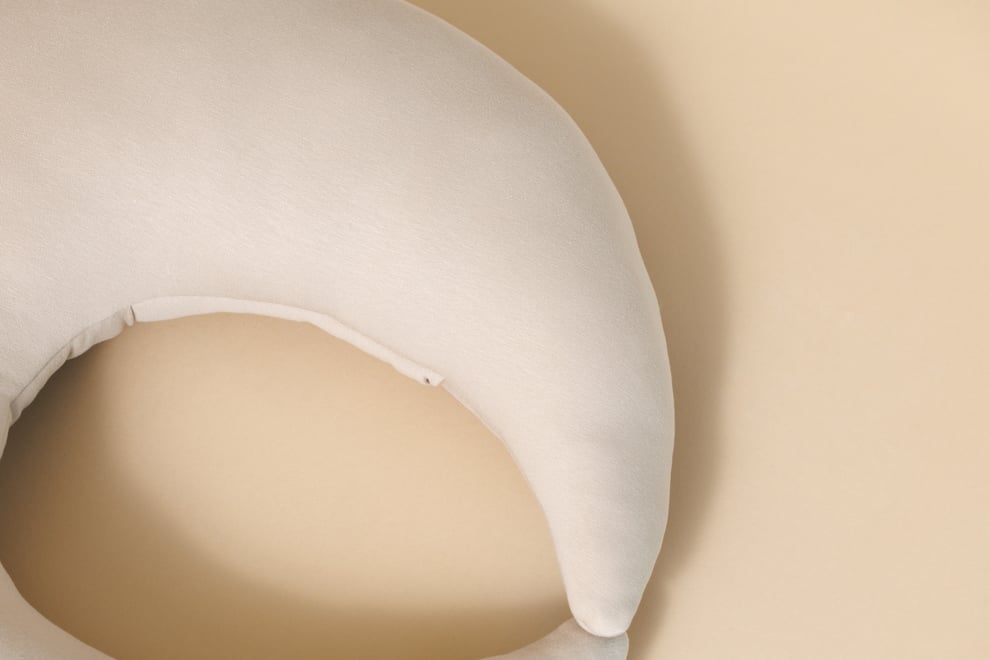 Coussin d'Allaitement Croissant Cappuccino