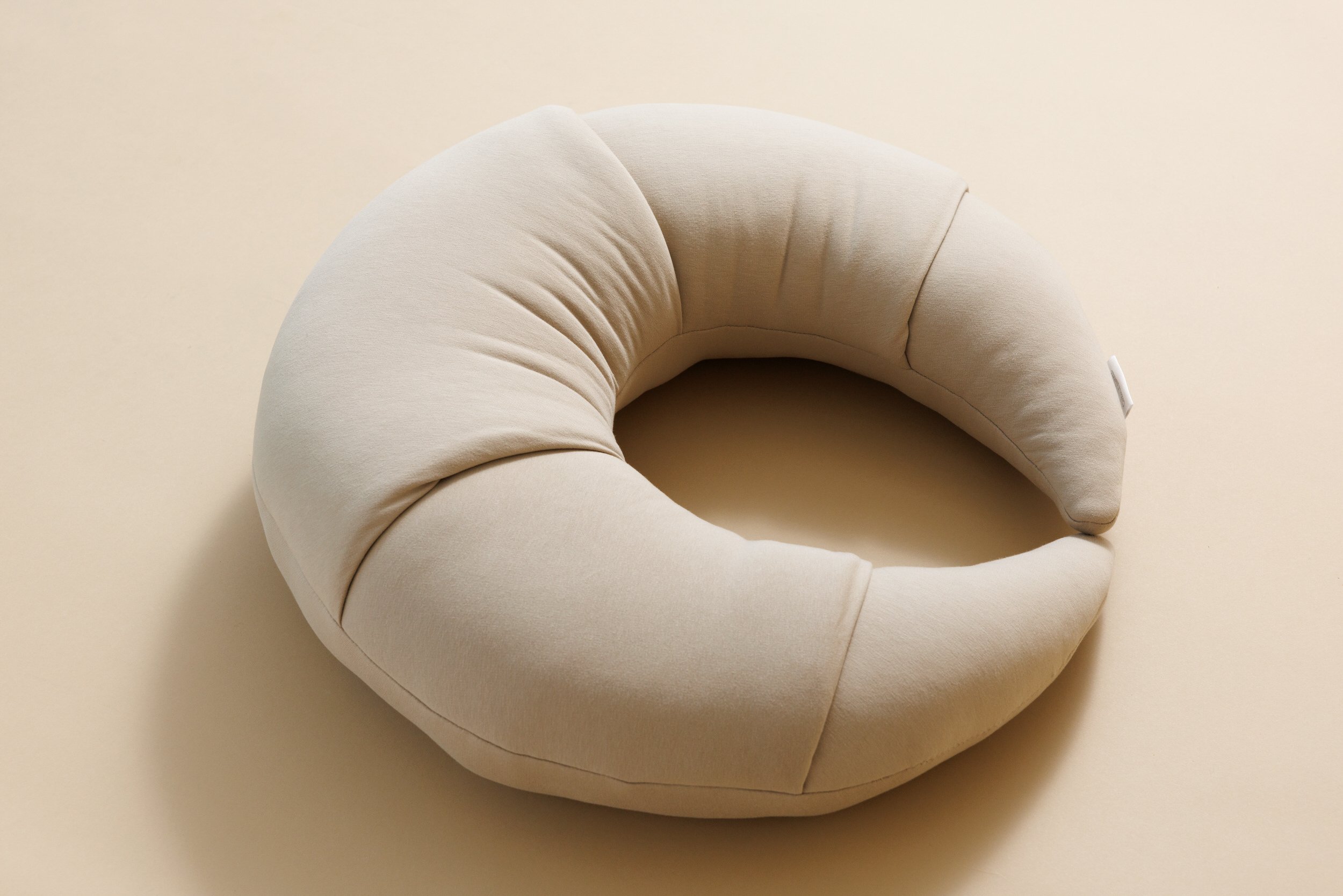 Coussin d'Allaitement Croissant Cappuccino