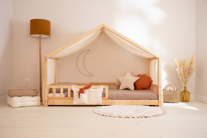 Véu de cama casinha Branco com pontos dourados - Modelo K