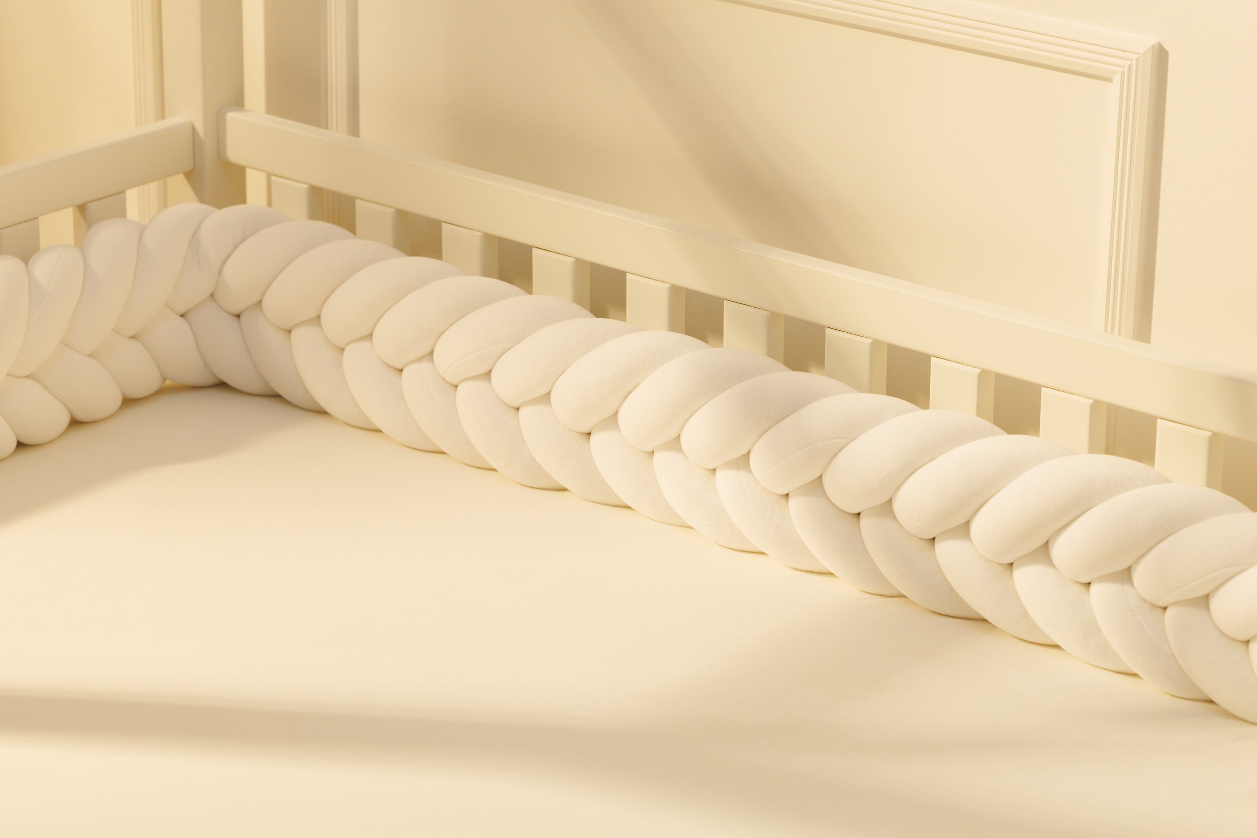 White Fishtail Braided Bed Bumper