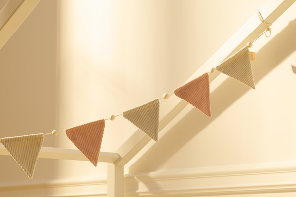 Samt-Dreiecksgirlande in Creme und Rosa