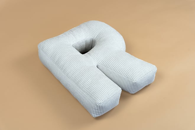 Almofada R - Veludo Cotelê Ecru