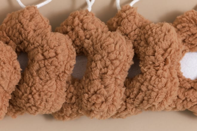 Grinalda de Margaridas Boucle - Caramel