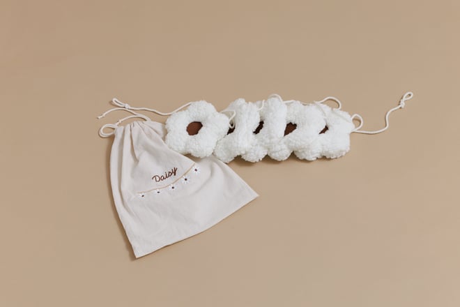 Boucle Daisies Garland - Ecru