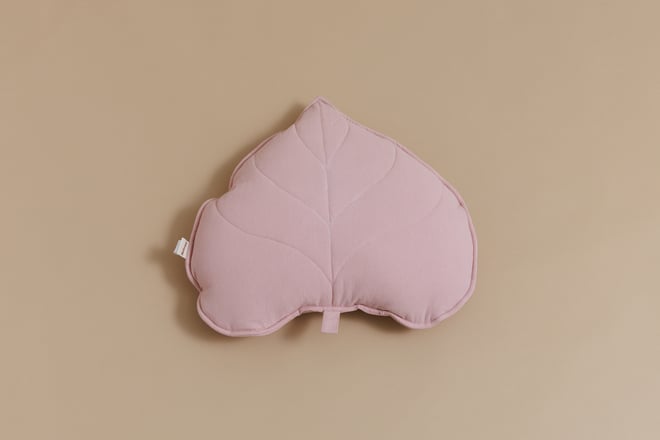 Coussin Feuille en Coton – Rose Poudré