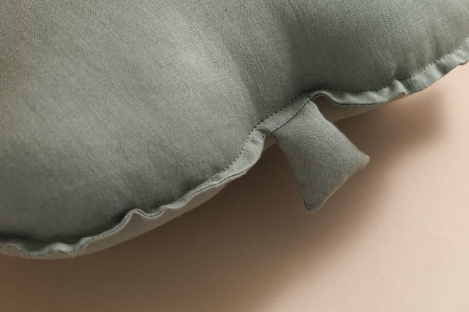 Cuscino Foglia di acero in lino color Oliva