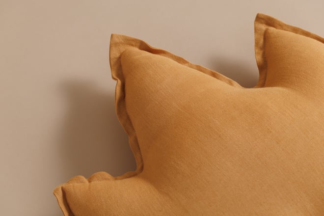Cuscino Foglia di Acero in Lino Caramello