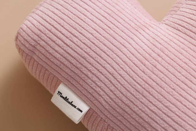 Cuscino Lettera F - Velluto a Coste Rosa