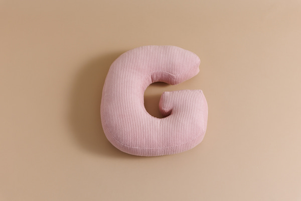 Buchstaben-Kissen G - Rosa Kord