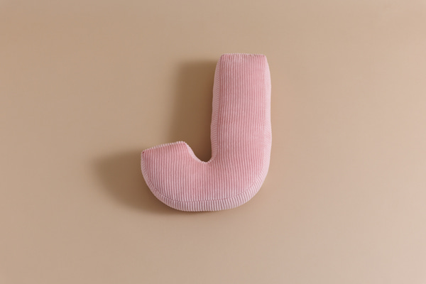 Buchstaben-Kissen J - Rosa Kord