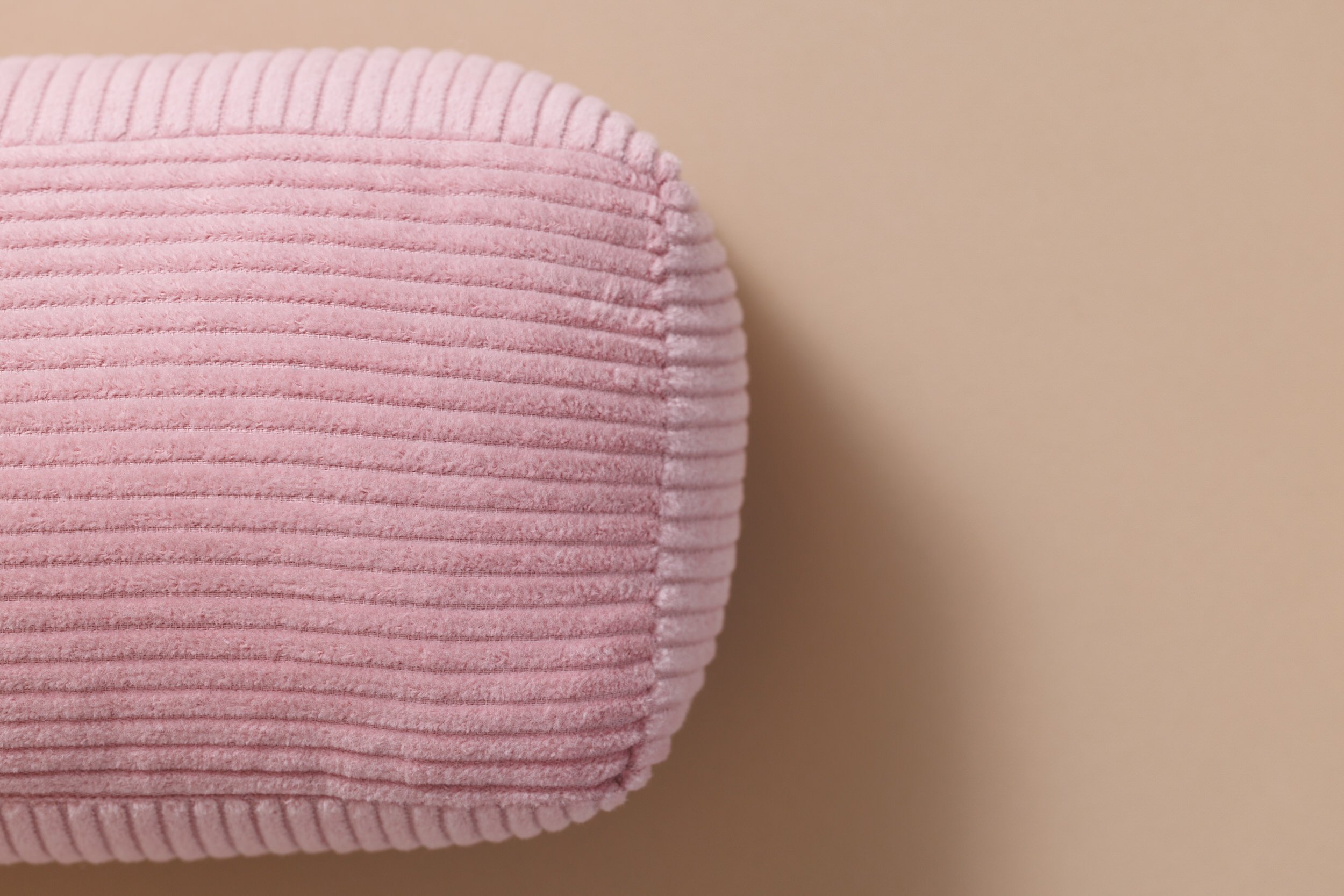 Coussin Lettre L - Velours Côtelé Rose Coussin Lettre L - Velours Côtelé Rose