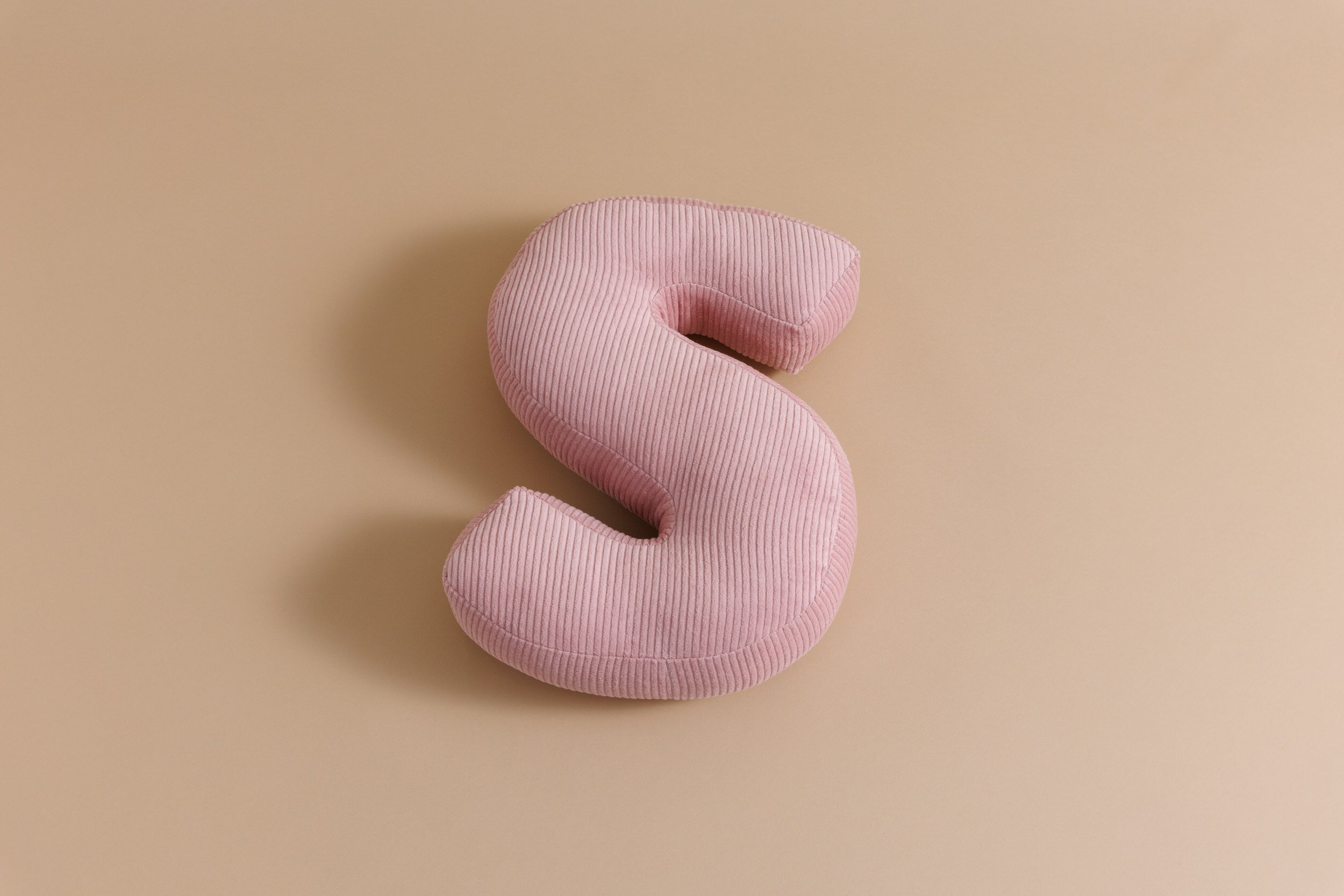 Saldi Estivi - Cuscino Lettera S - Velluto a Coste Rosa