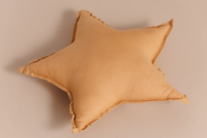 Coussin Étoile en Lin Caramel