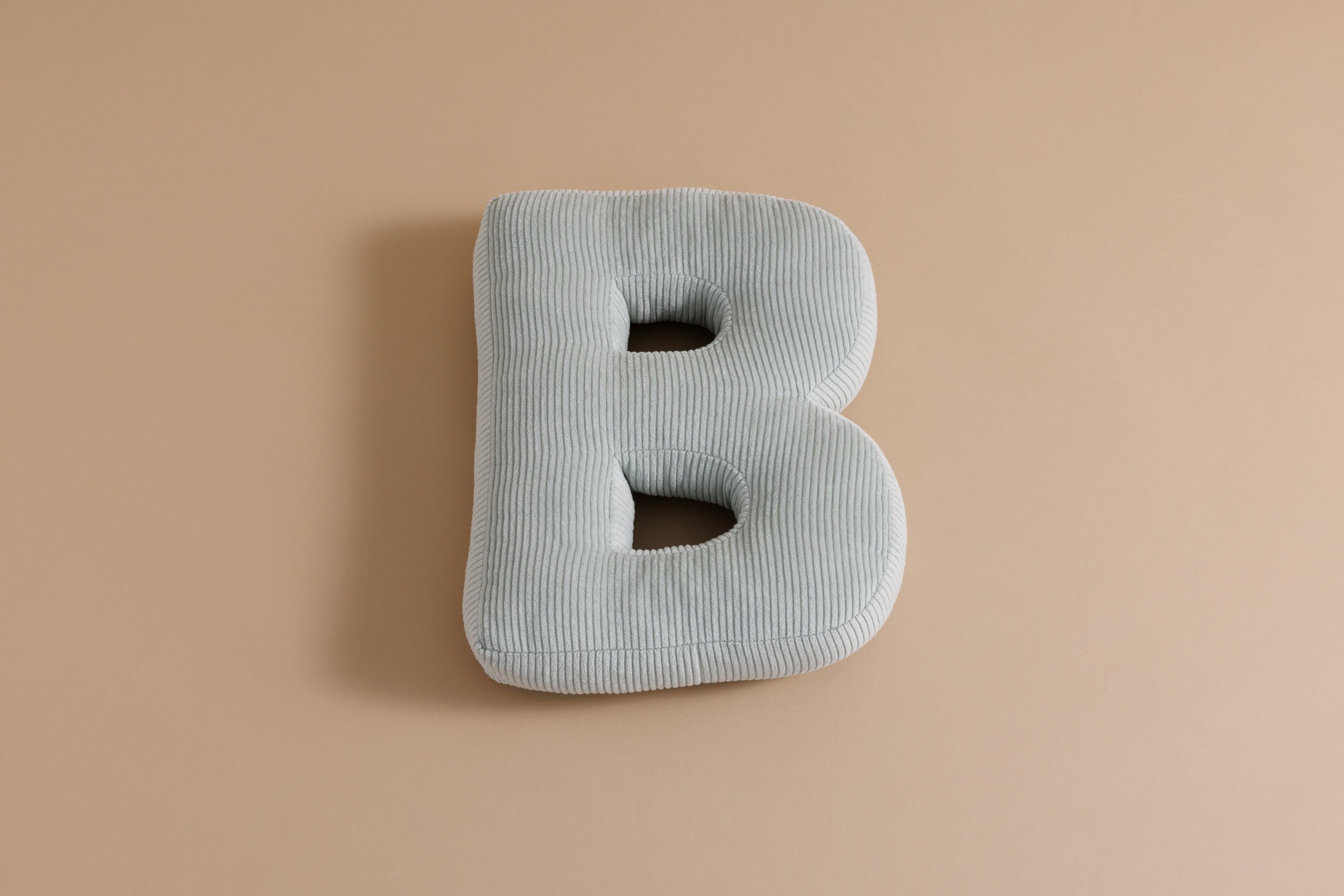 Coussin Lettre B - Velours Côtelé Vert d'eau Coussin Lettre B - Velours Côtelé Vert d'eau