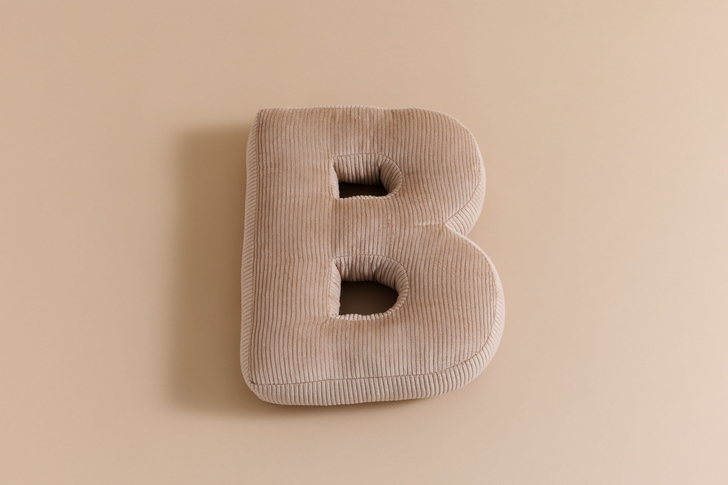 Coussin Lettre B - Velours Côtelé Cappuccino Coussin Lettre B - Velours Côtelé Cappuccino