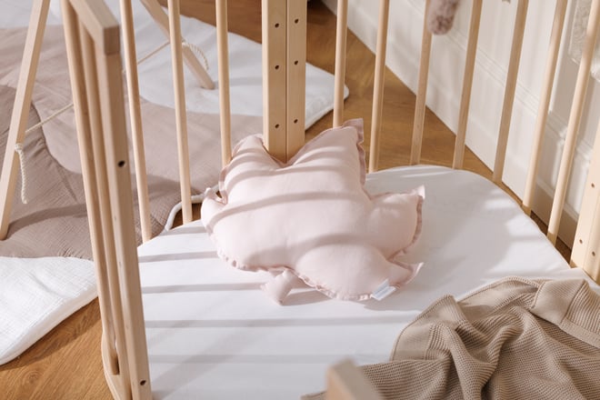 Coussin Feuille d’Érable en Lin Rose Poudré