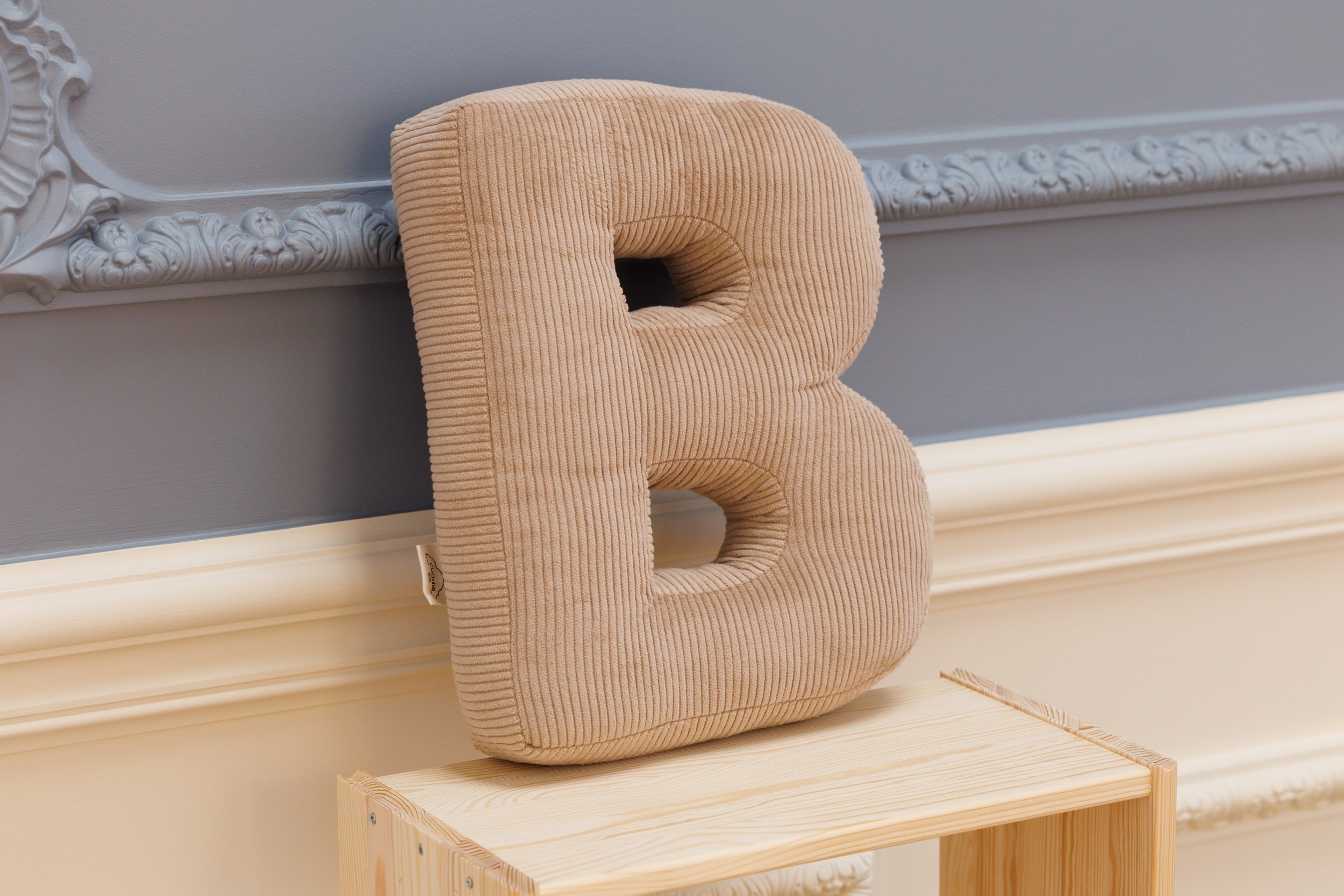 Coussin Lettre B - Velours Côtelé Cappuccino Coussin Lettre B - Velours Côtelé Cappuccino