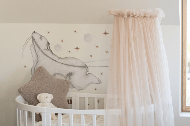 Dossel de Cama de Bebé em Tule Bege com Estrutura