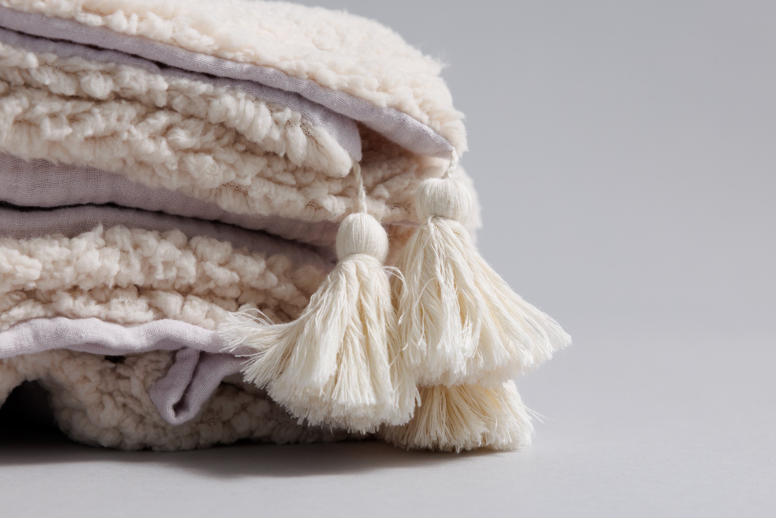 Coperta in Mussola di Cotone e Bouclé a Doppio Lato - Lilla Coperta in Mussola di Cotone e Bouclé a Doppio Lato - Lilla