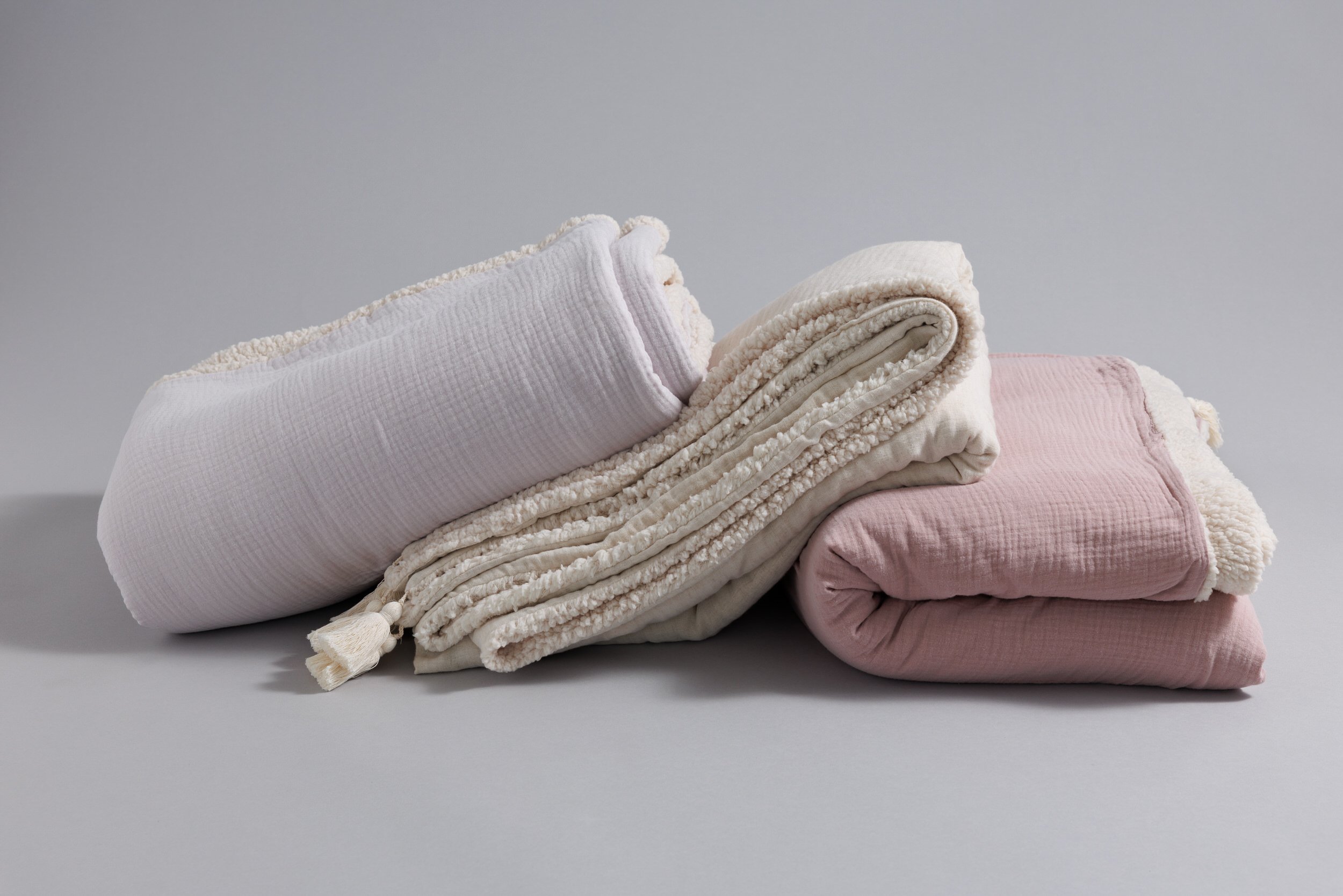 Manta de Muselina de Algodón y Bouclé de Doble Cara - Rosa Empolvado Manta de Muselina de Algodón y Bouclé de Doble Cara - Rosa Empolvado