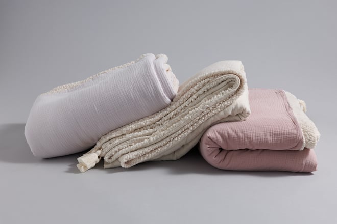 Manta de Muselina de Algodón y Bouclé de Doble Cara - Rosa Empolvado