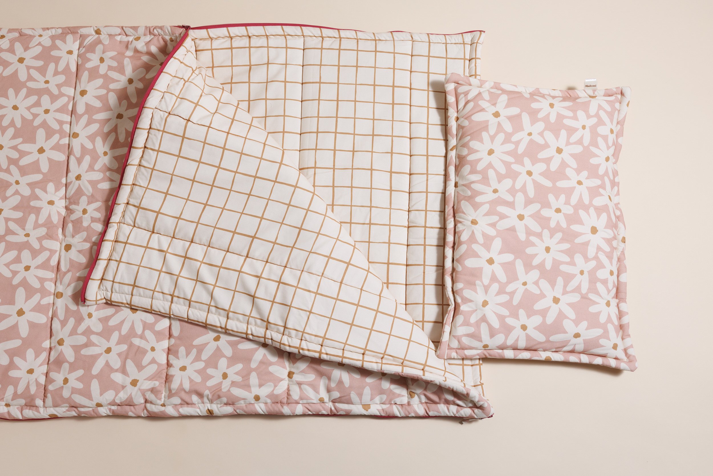 Marguerites Sleeping Bag & Pillow Marguerites Sleeping Bag & Pillow