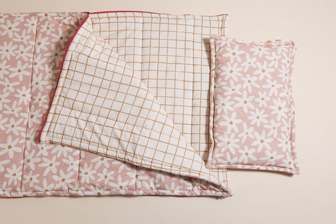 Marguerites Sleeping Bag & Pillow