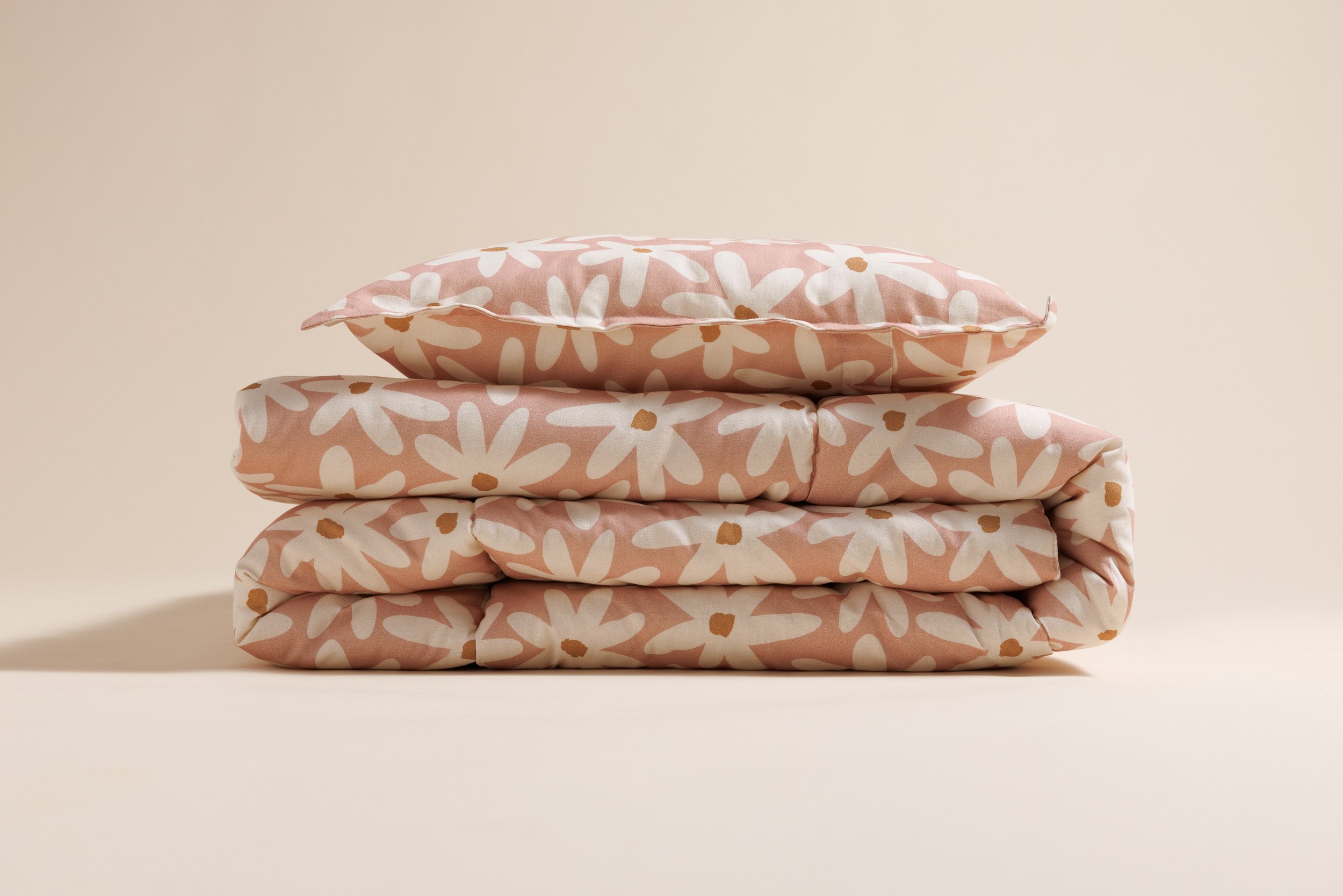 Set Edredón Doble Cara 120x160 y Cojín 40x60 - Marguerites Set Edredón Doble Cara 120x160 y Cojín 40x60 - Marguerites