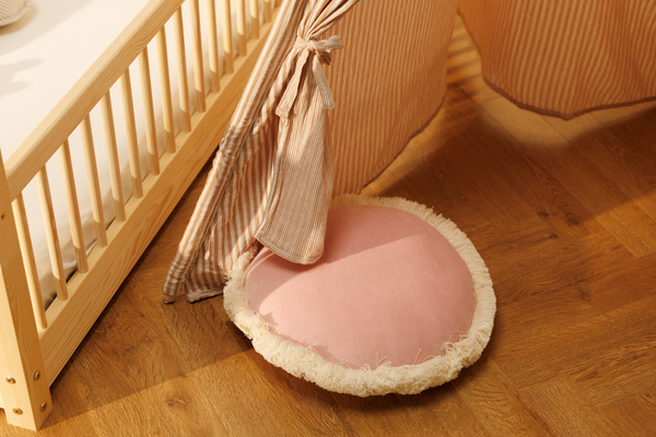 Coussin Rond en Velours à Franges - Rose Poudré