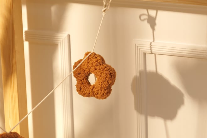 Ghirlanda di Margherite Boucle - Caramel