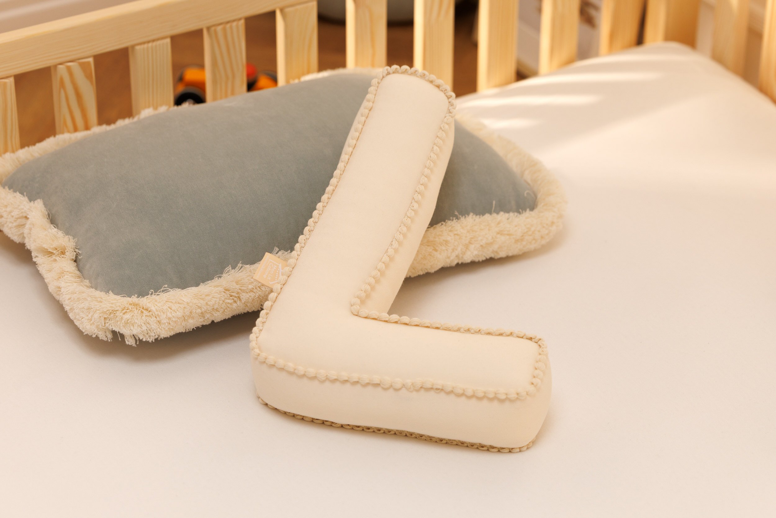 Coussin Rectangulaire en Velours à Franges - Vert Sauge Coussin Rectangulaire en Velours à Franges - Vert Sauge