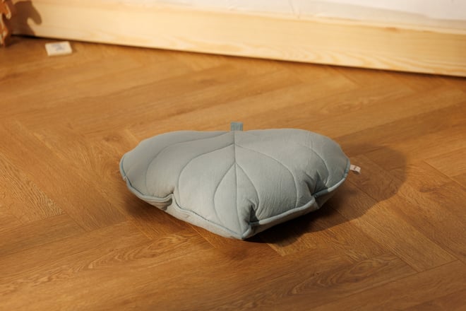 Coussin Feuille en Coton – Vert Sauge