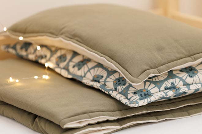 Ensemble Couette et Oreiller 110x140cm - Kit de Sieste - Vert Sapin