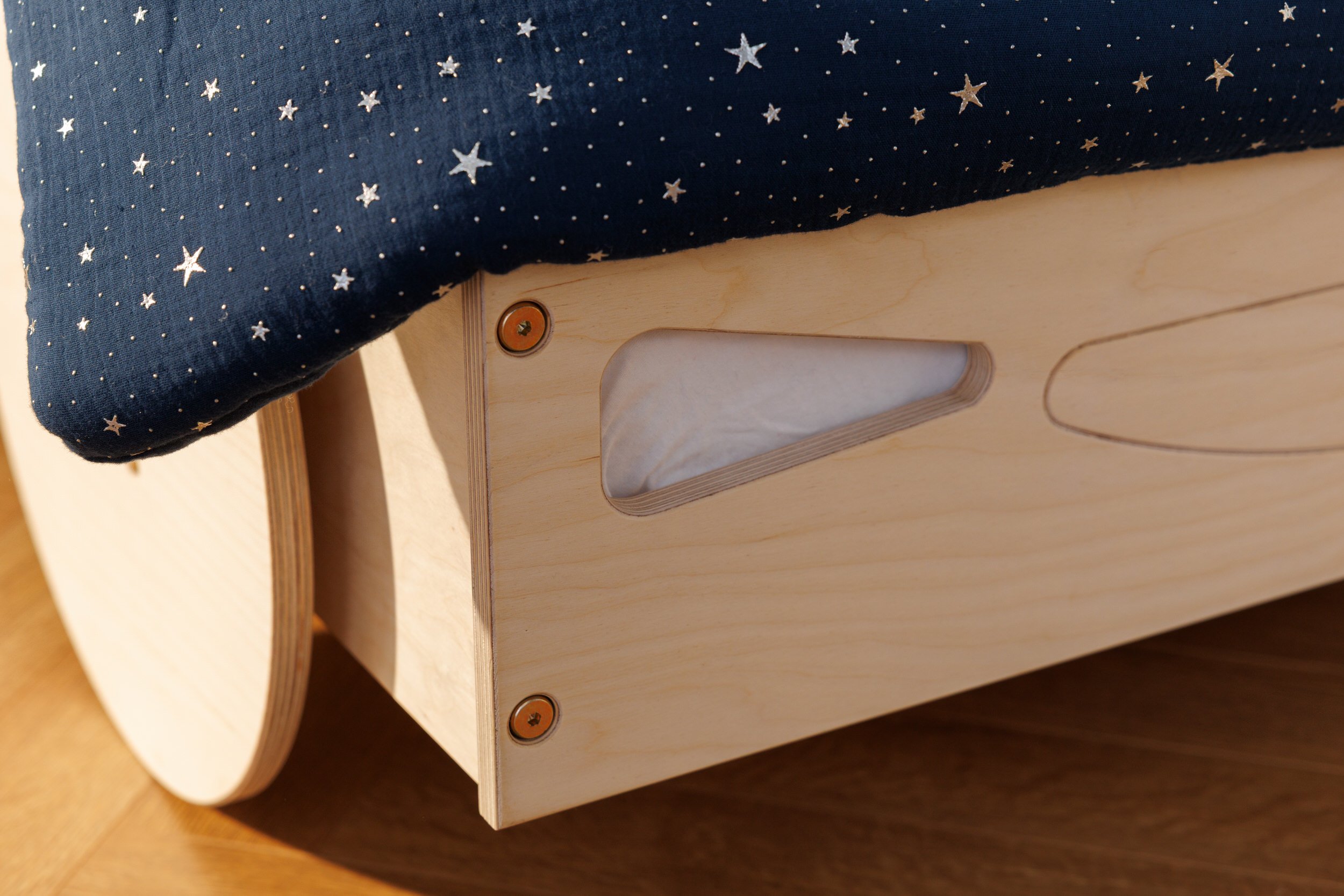 Warsaw Bed 90x190cm Warsaw Bed 90x190cm