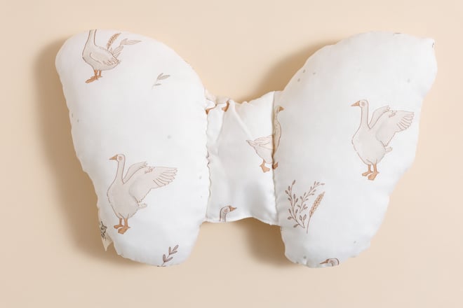 Almohada Mariposa Happy Goose
