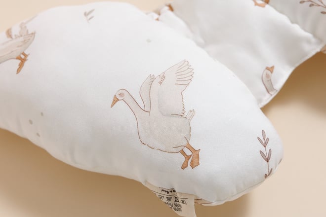 Almohada Mariposa Happy Goose