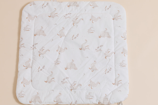 Happy Goose Swaddle