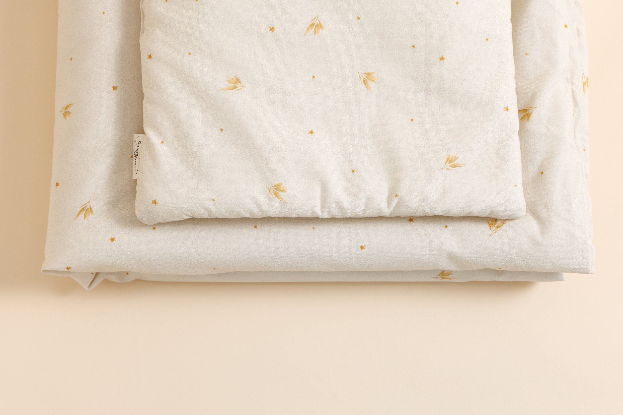 Angel Dust Bettdecke und Kissen Set 75x100 Angel Dust Bettdecke und Kissen Set 75x100