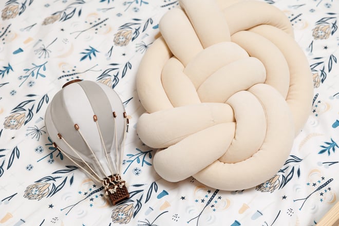 Almond Knot Ball