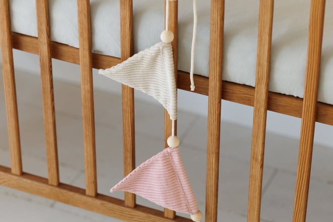 Samt-Dreiecksgirlande in Creme und Rosa