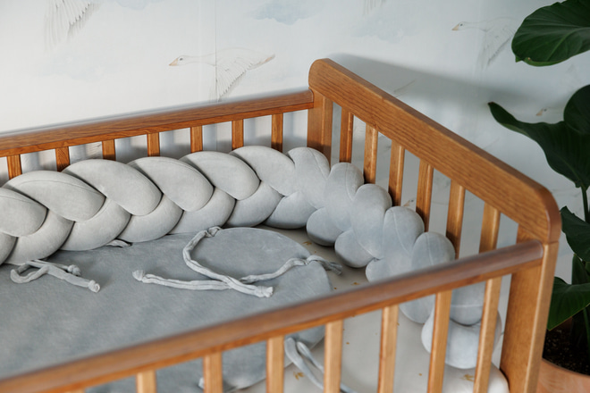 Reductor / Protector de cama Gris claro trenzado