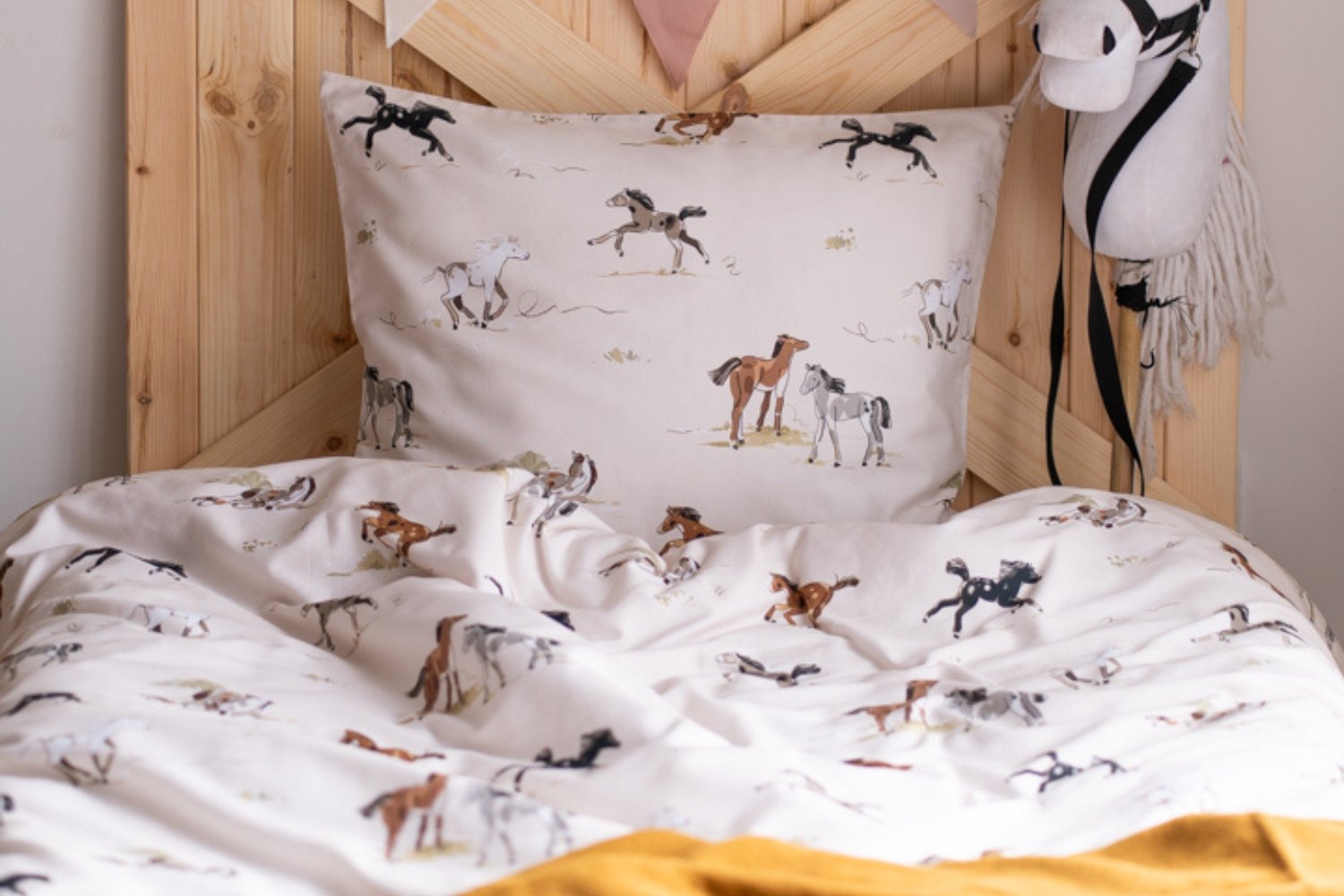 Cotton Satin Horses Duvet Set 140x200 Cotton Satin Horses Duvet Set 140x200