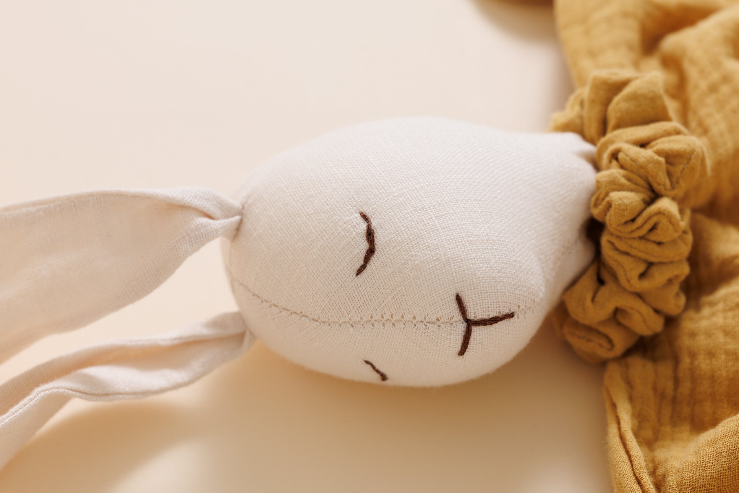 Peluche Calinou - Honey Peluche Calinou - Honey